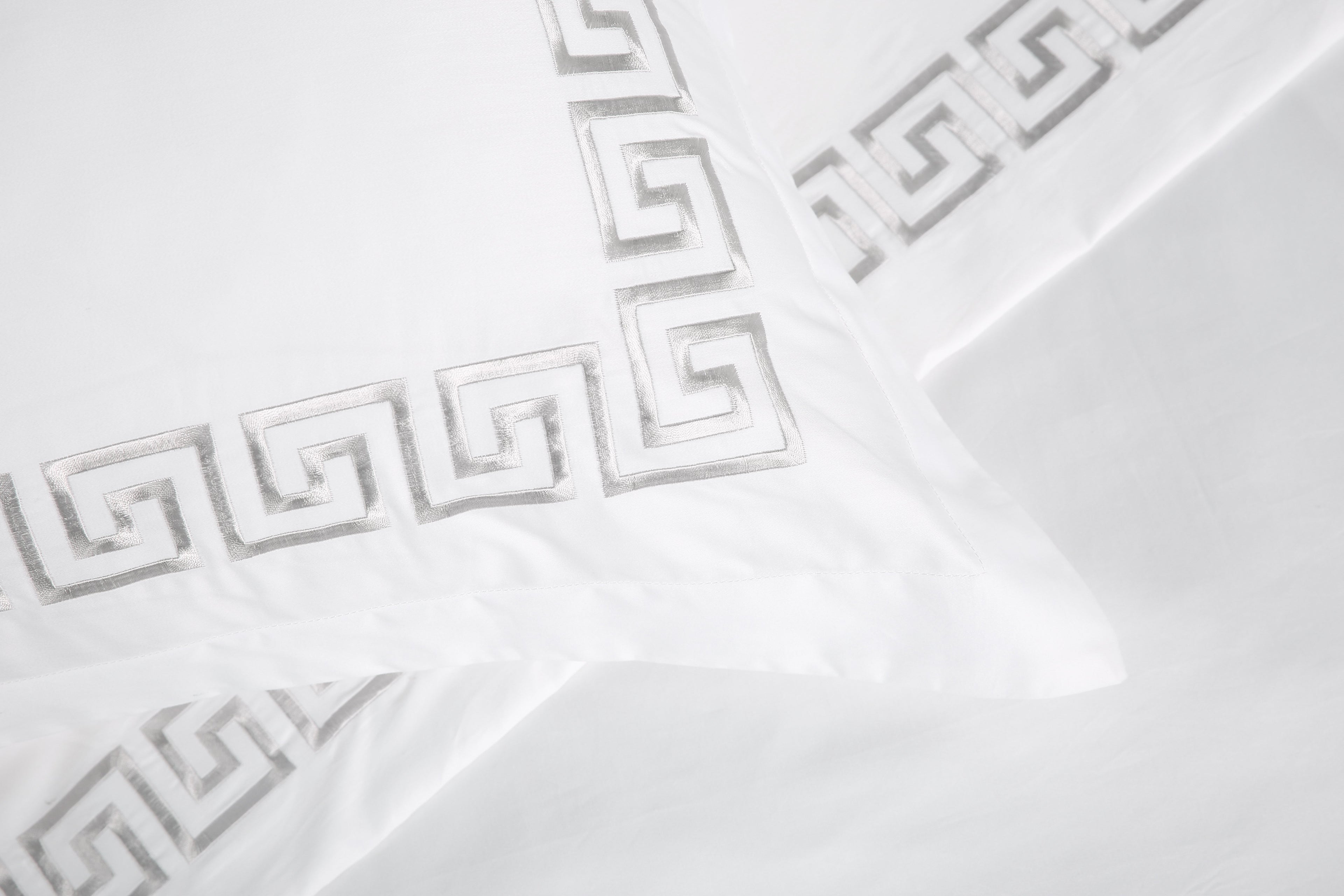 Embroiled duvet cover set (gray Greek)