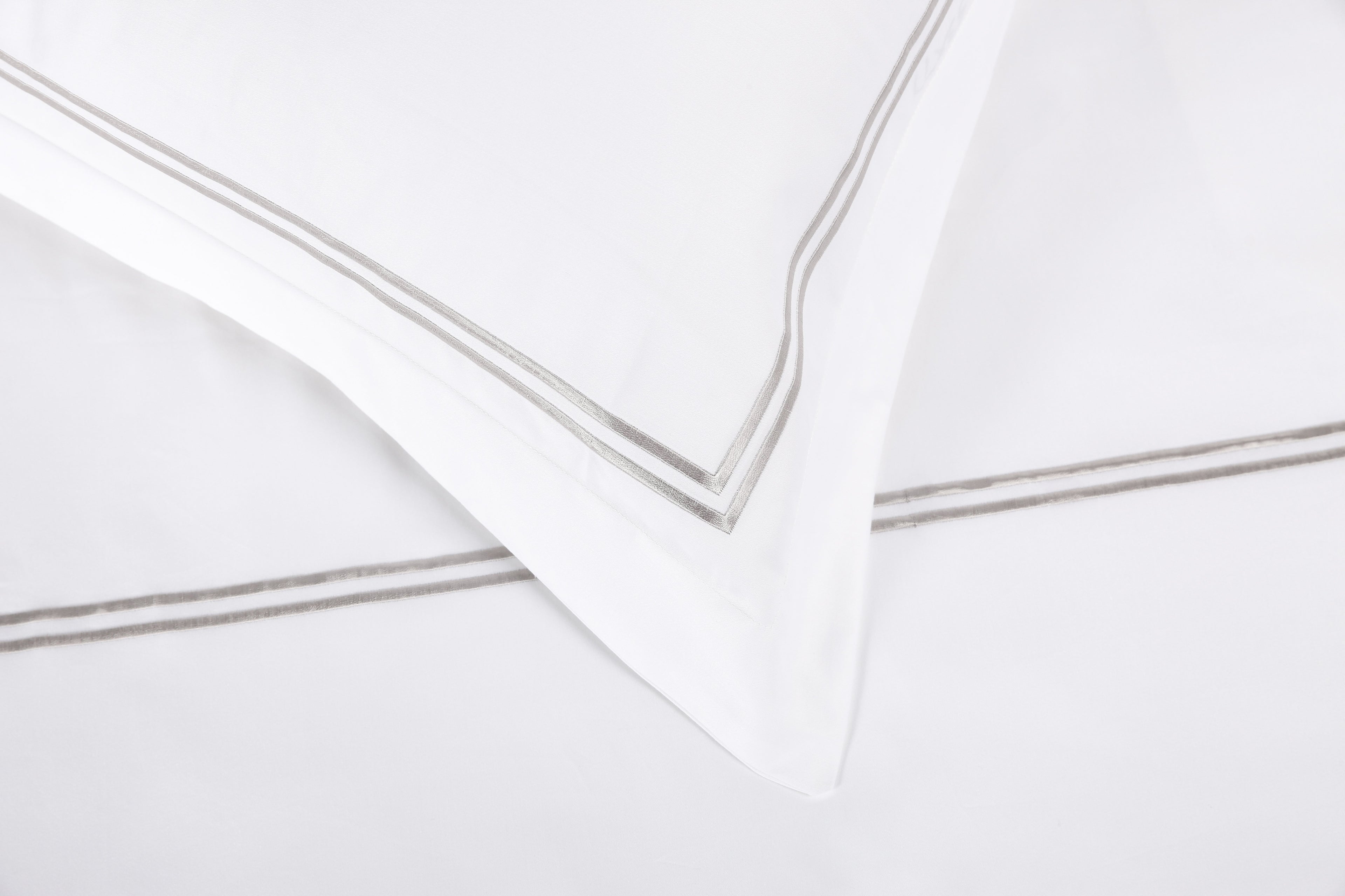 Embroiled duvet cover set (grey-double frame)