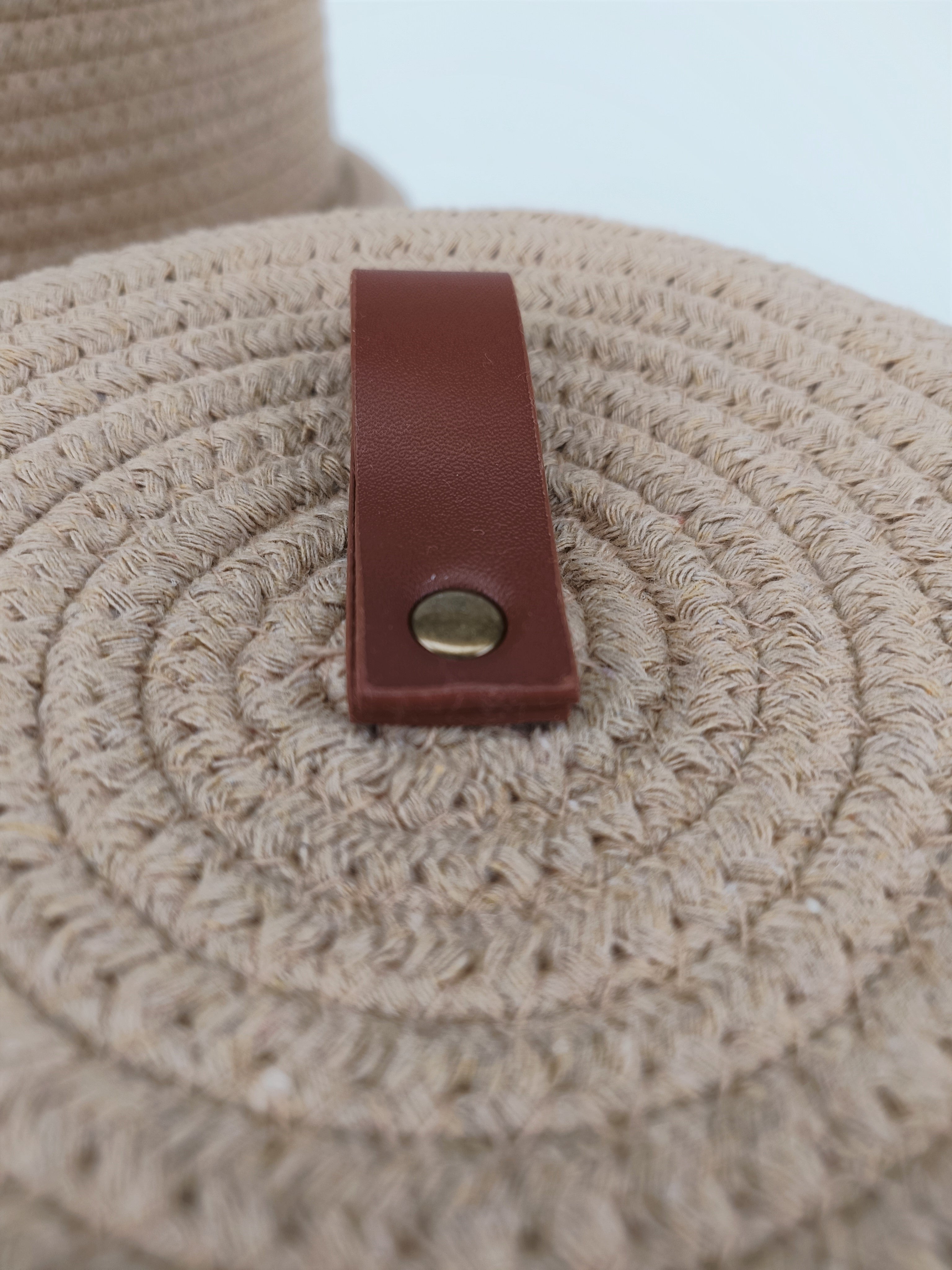 Rope basket with lid