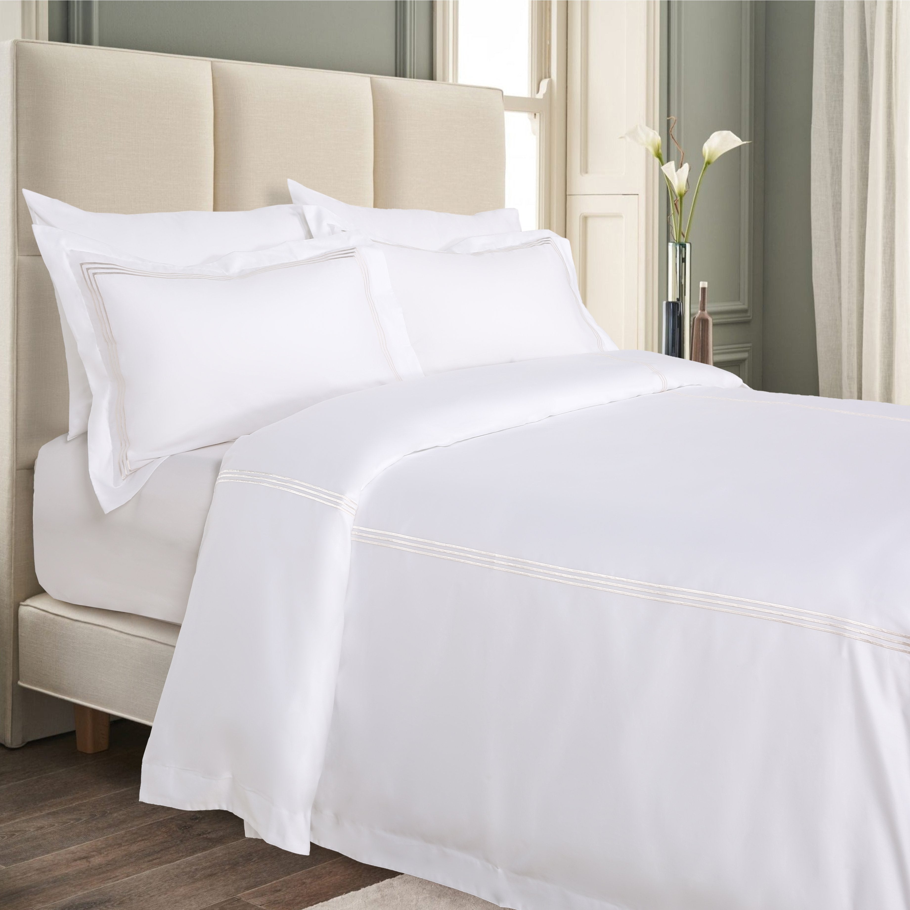 Embroiled duvet cover set (light beige-framed)