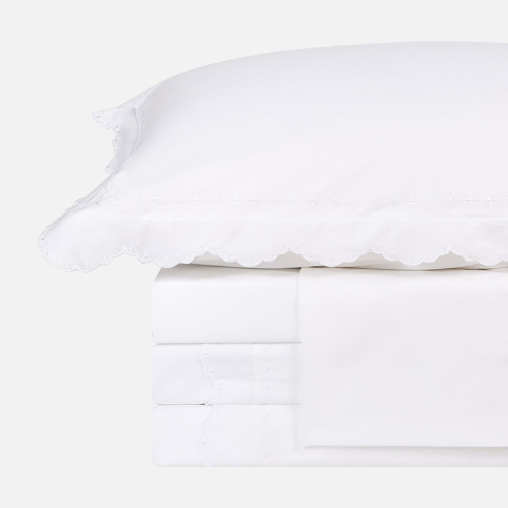 Laced up white duvet cover set