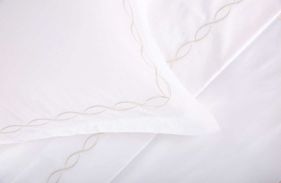 Embroiled duvet cover sets with double wave frames